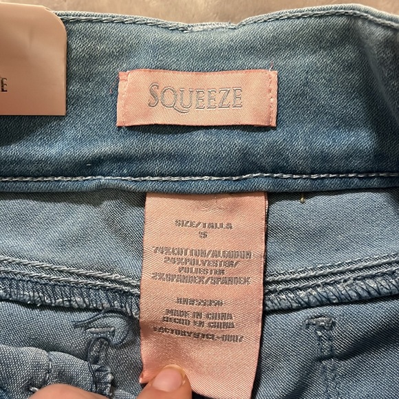 Squeeze Jean shorts - Picture 5 of 5